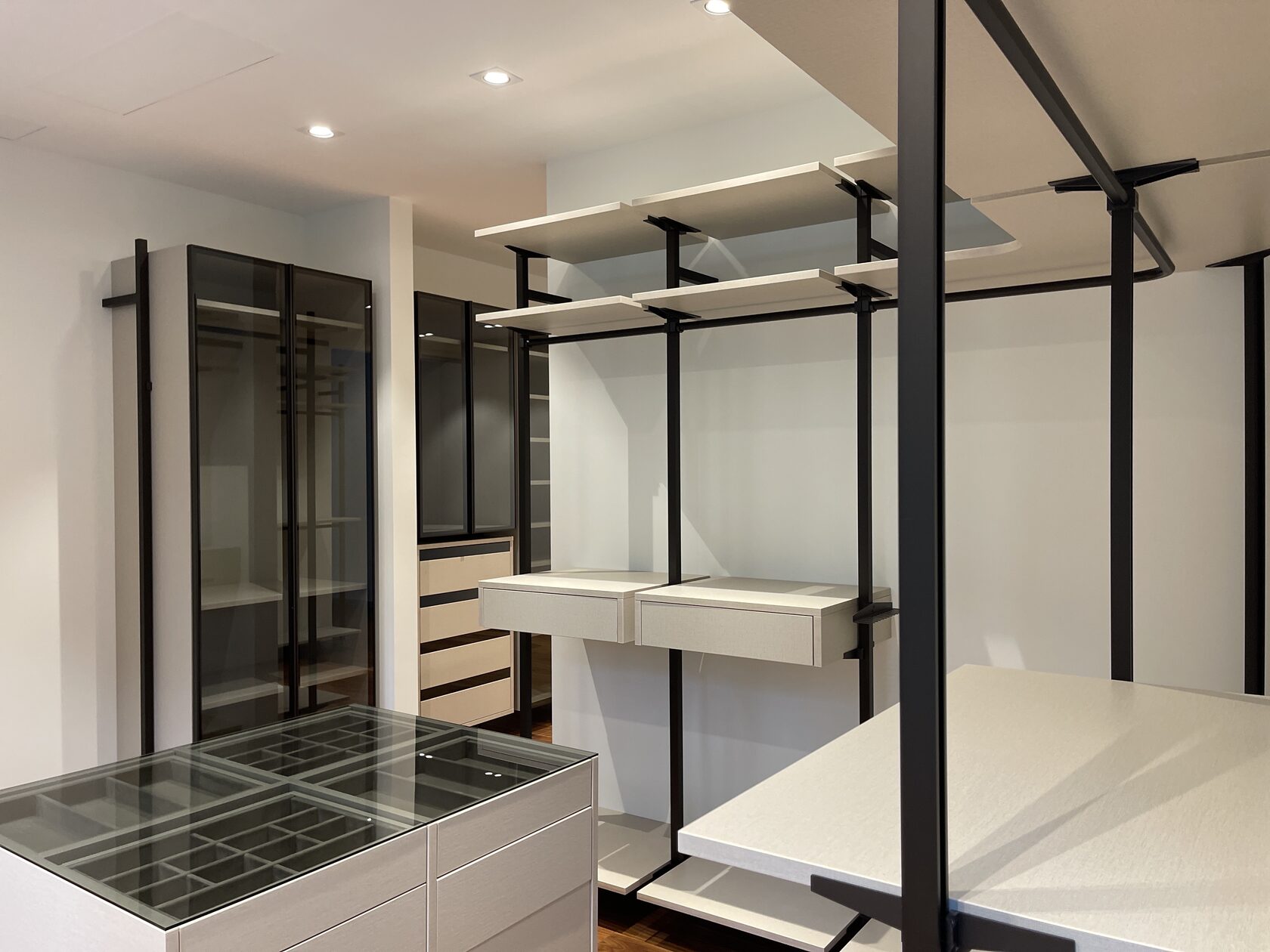 Gujrat Farmhouse – Walk-in Wardrobe (4)