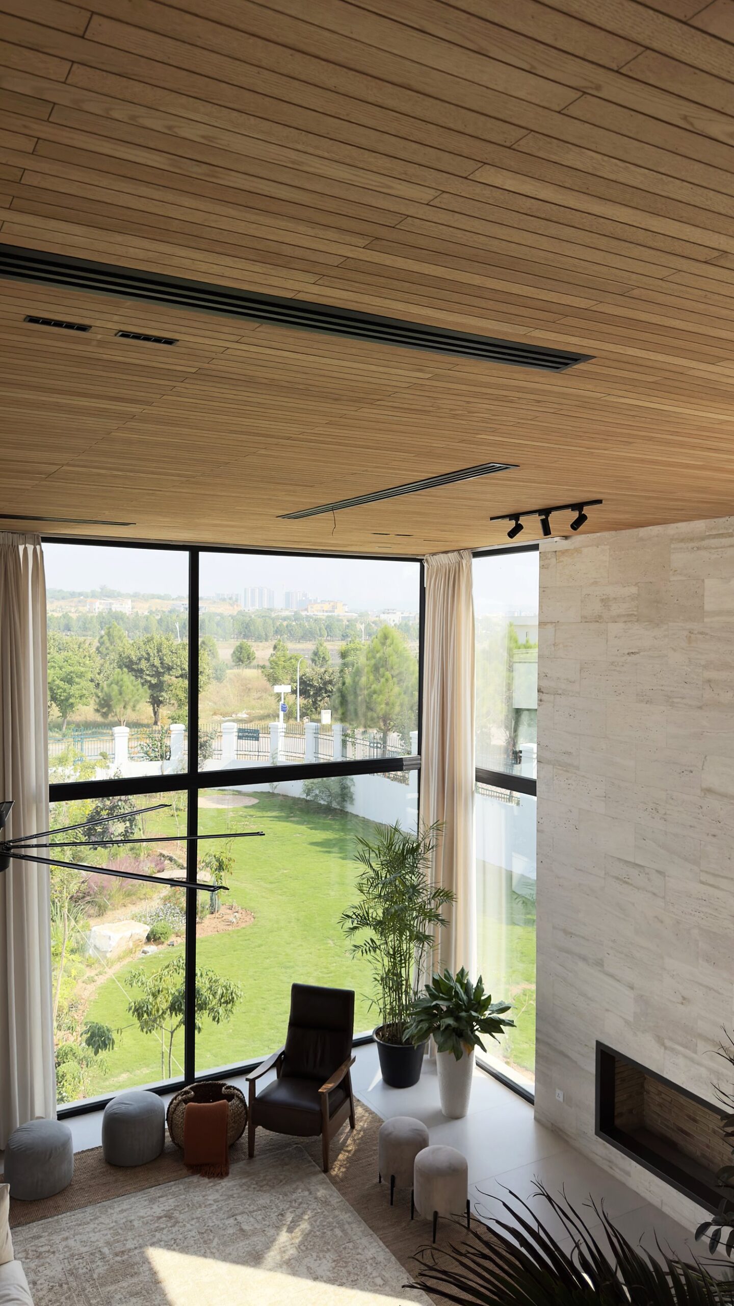 W A Residence Ceiling (4)-enchanced